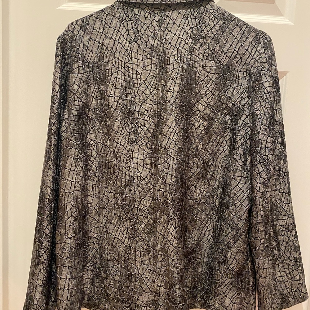 CHICOS - Picture 2 of 4